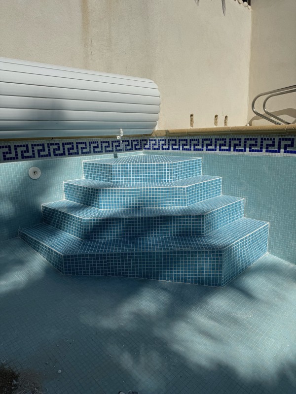 remplacement d'une échelle par des escaliers en béton à Saint-Raphaël près de Fréjus