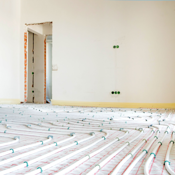 entreprise de plomberie pour la pose d'un plancher chauffant  près de Sainte-Maxime dans le Golfe de Saint-Tropez