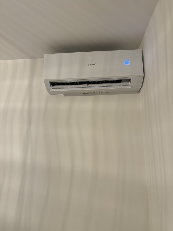 chambre équipée d’une climatisation réversible bi-split ALTECH vers Roquebrune-sur-Argens (83520)